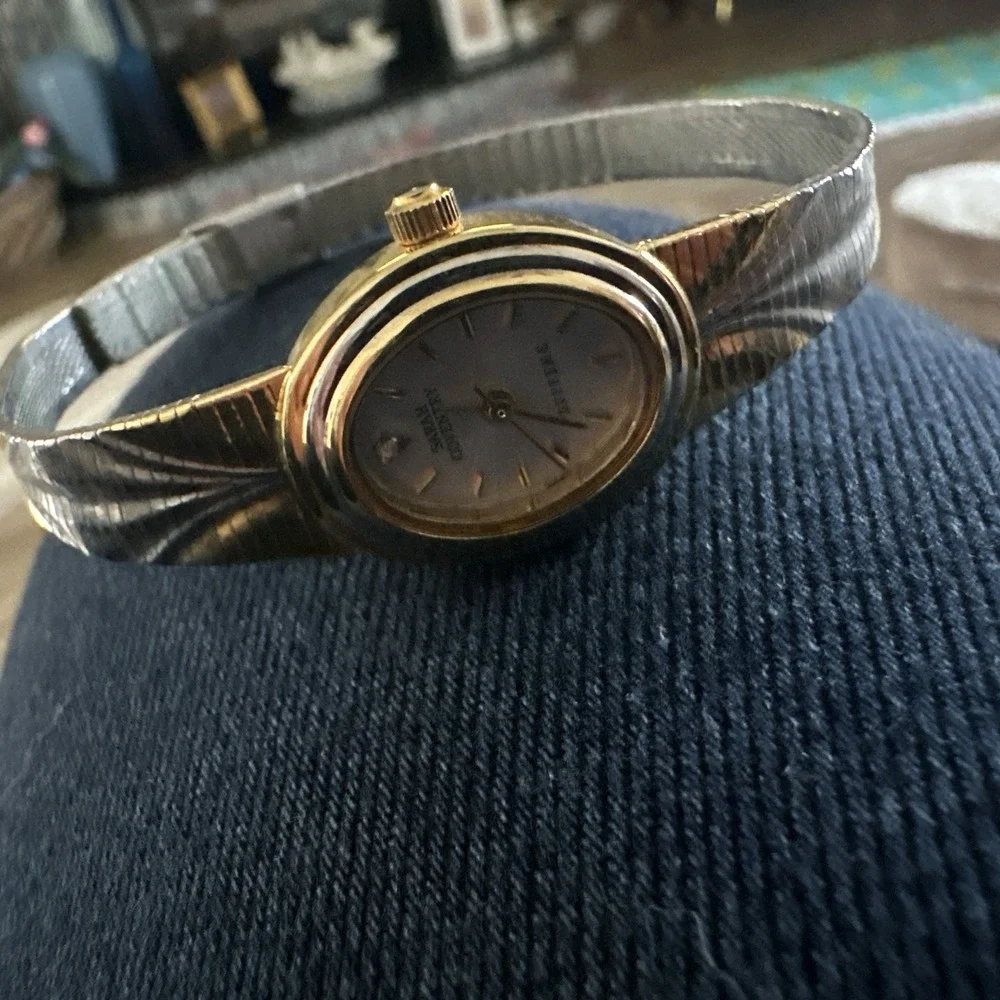 Sarah Coventry Watch Supreme Womens 18mm Case Quartz Three Hands